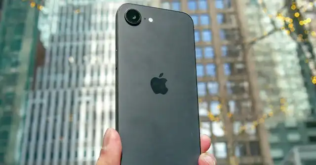 Apple iPhone 17e with A19 chip, 48MP camera and MagSafe support
