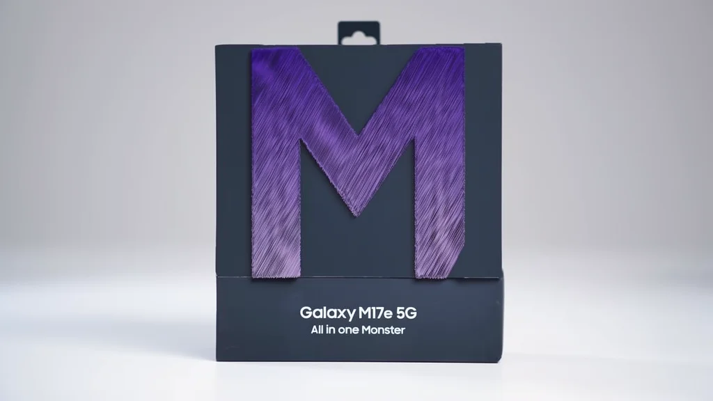 Samsung Galaxy M17 Unboxing Box and Accessories